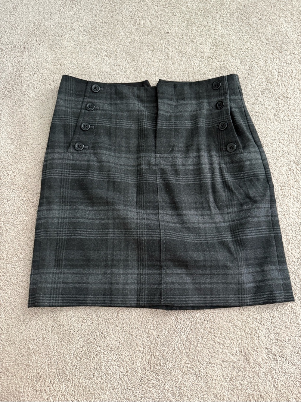 Gap Classic Gray Plaid Button-Accent Women's Skirt- size 2